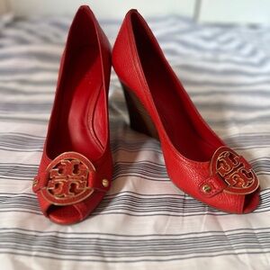Tory Burch lobster red wedge heels 8.5